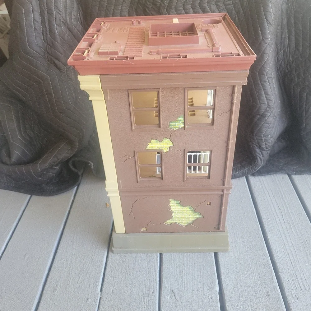 1987 Kenner The Real Ghostbusters Firehouse Headquarters Playset HQ Building